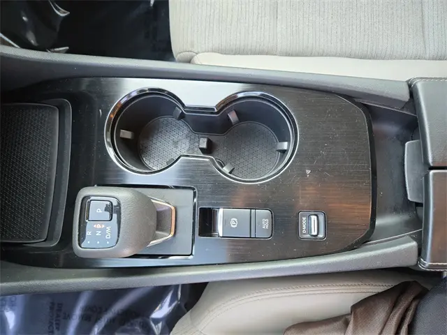 2023 Nissan Rogue SV photo 19
