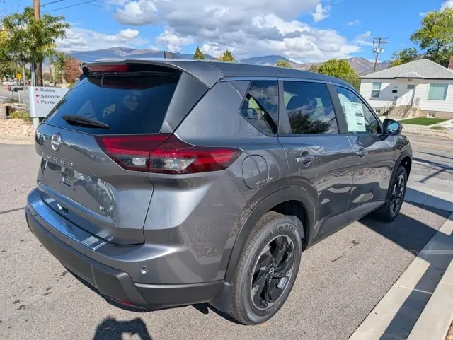 2026 Nissan Rogue SV photo 2