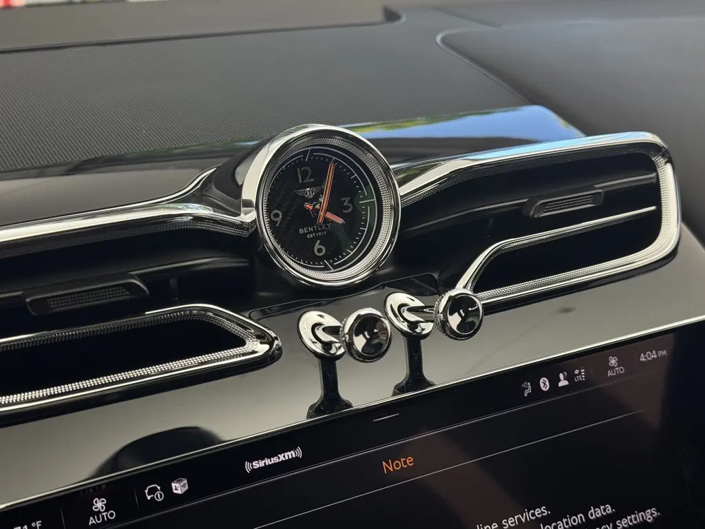 2025 Bentley Bentayga Azure photo 20