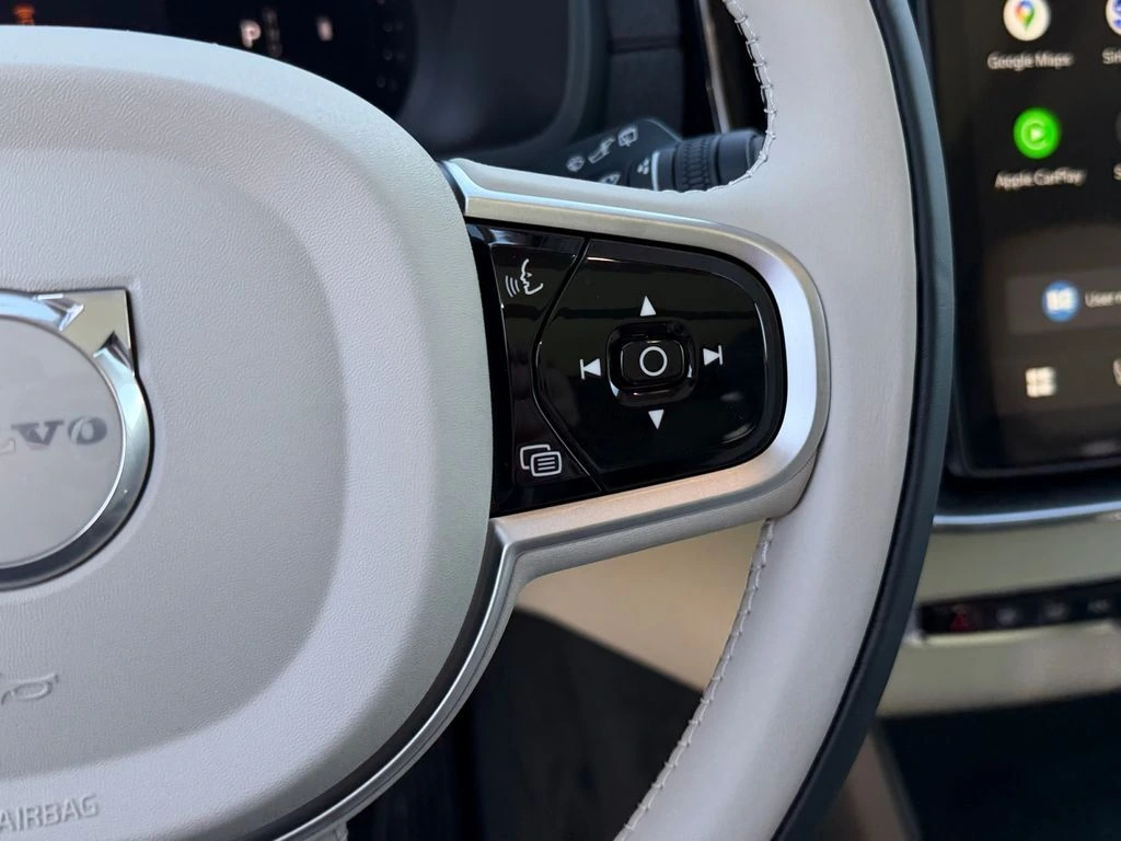 2026 Volvo - image 17