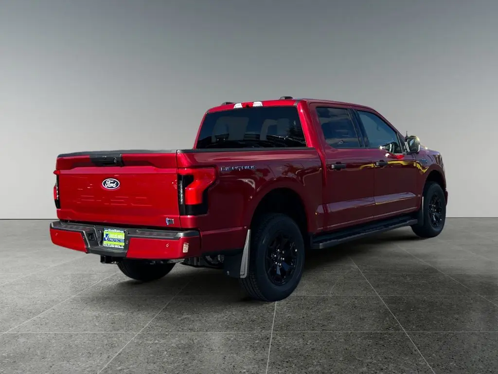 2025 Ford F-150 Lightning XLT photo 7