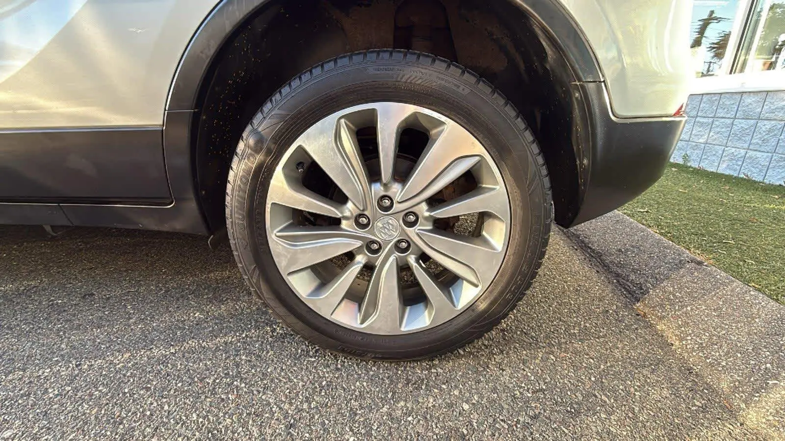 2017 Buick Encore Preferred photo 6