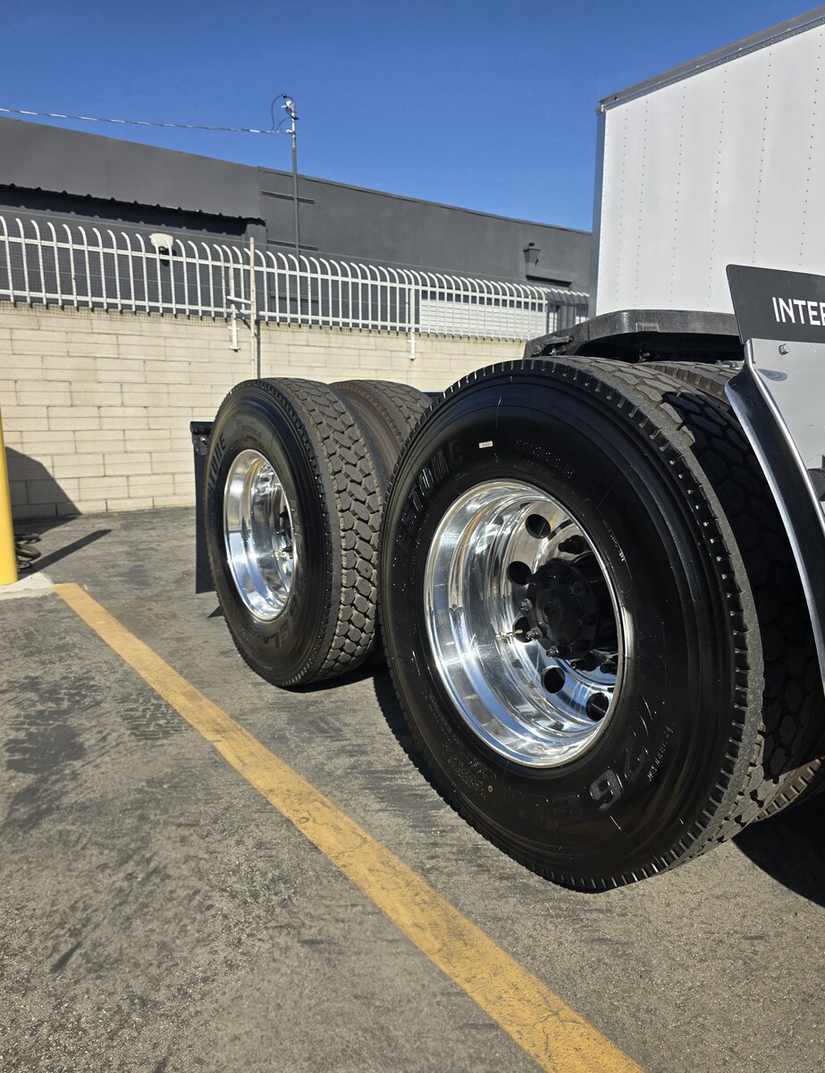 2026 International LT in CA — photo 8