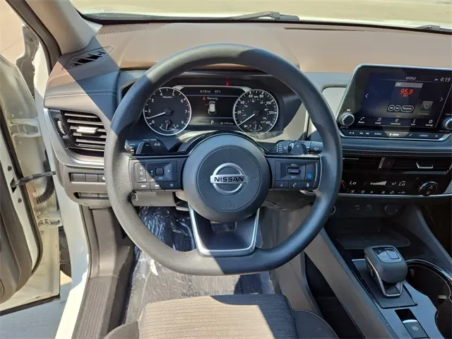 2021 Nissan Rogue SV photo 27