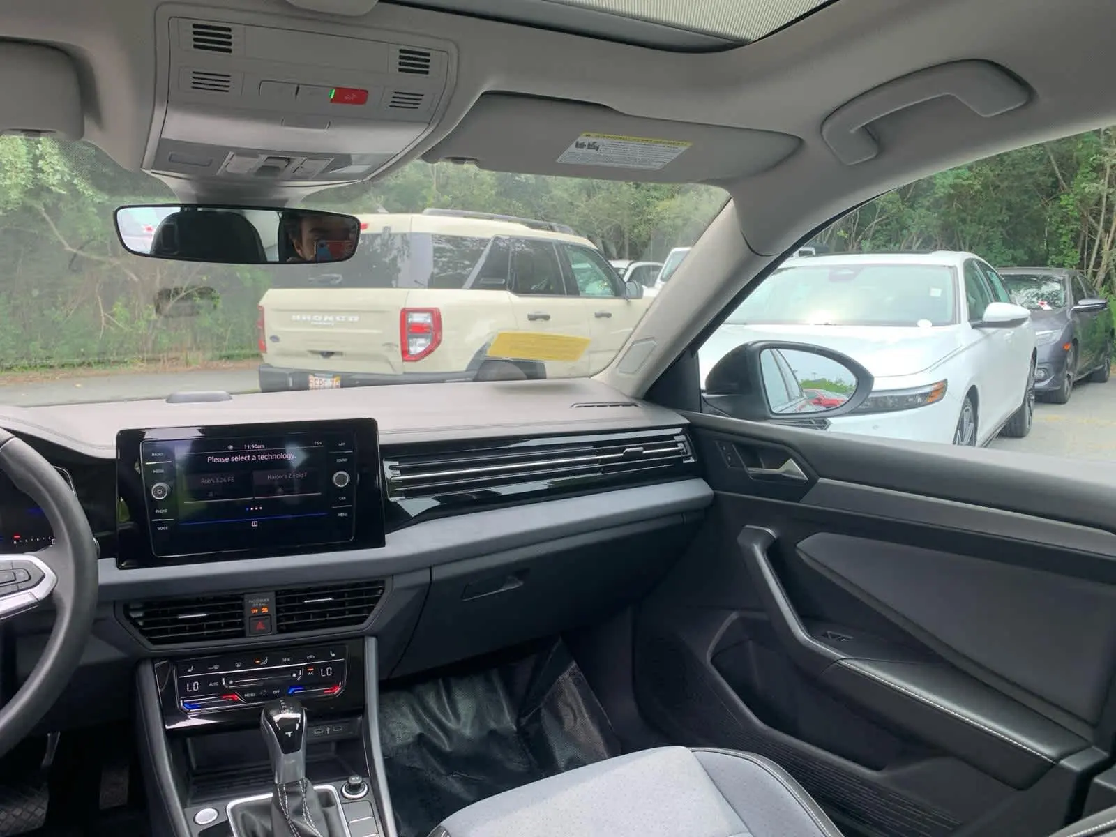 2025 Volkswagen Jetta SE photo 35