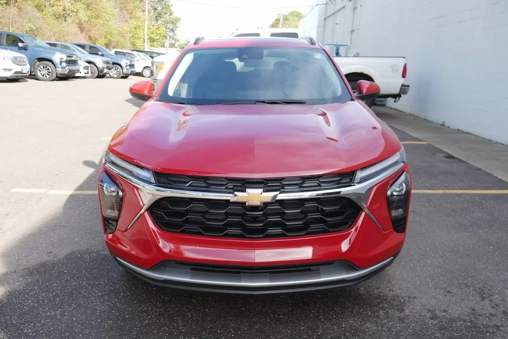 2026 Chevrolet Trax LT photo 3