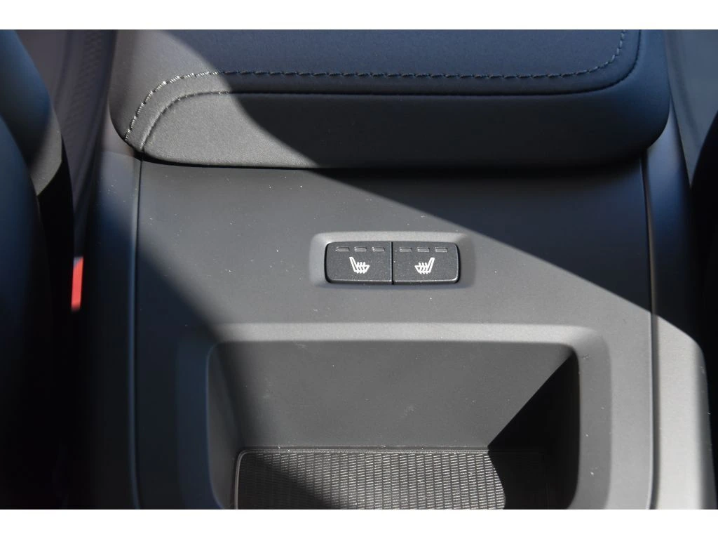 2026 Volvo - image 15