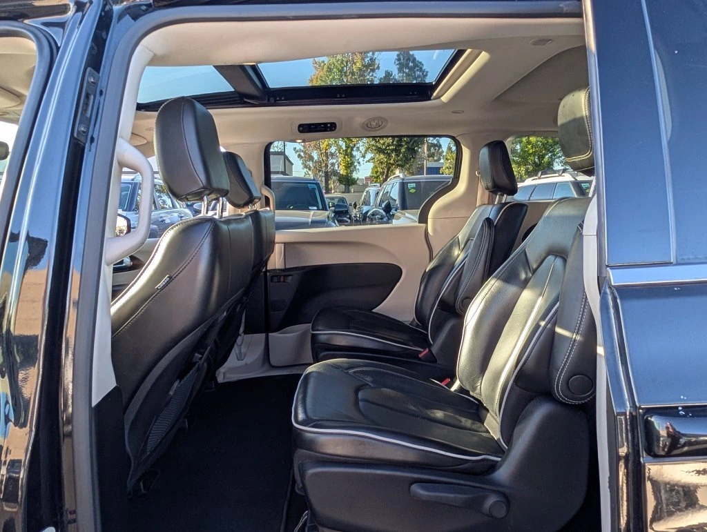 2023 Chrysler Pacifica Hybrid Limited - Photo 13