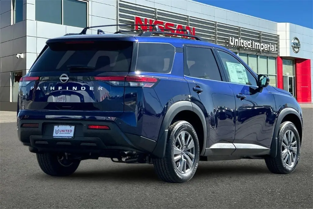 2025 Nissan Pathfinder SV photo 2