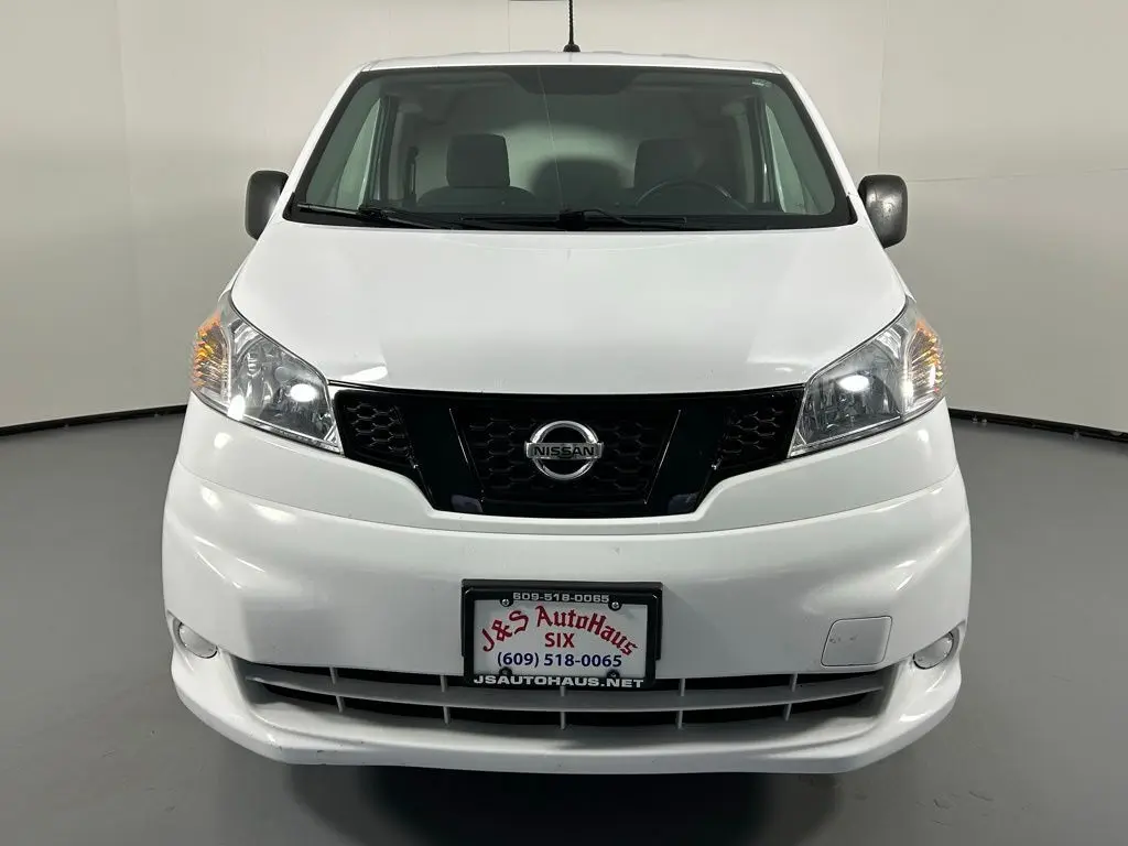 2021 Nissan NV200 S photo 2