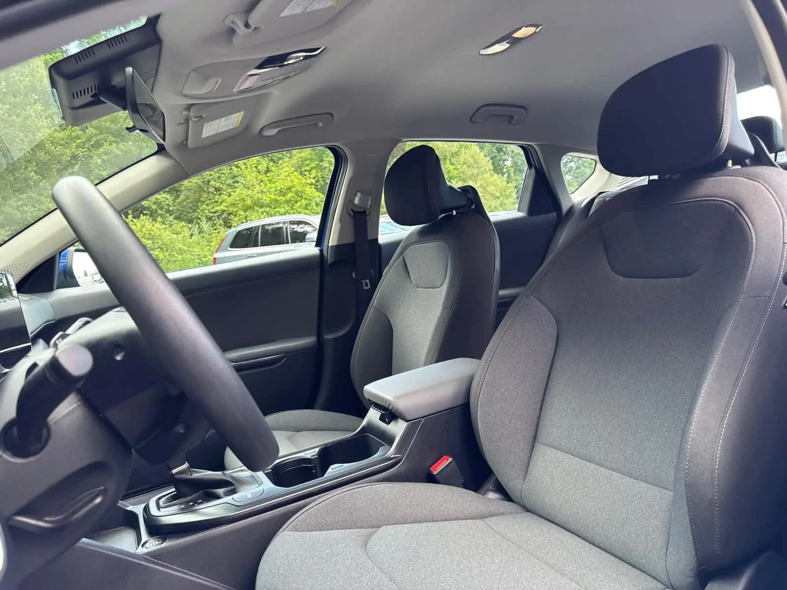 2025 Kia K4 LXS photo 13