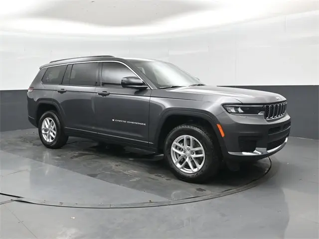 2025 Jeep Grand Cherokee L Laredo's photo