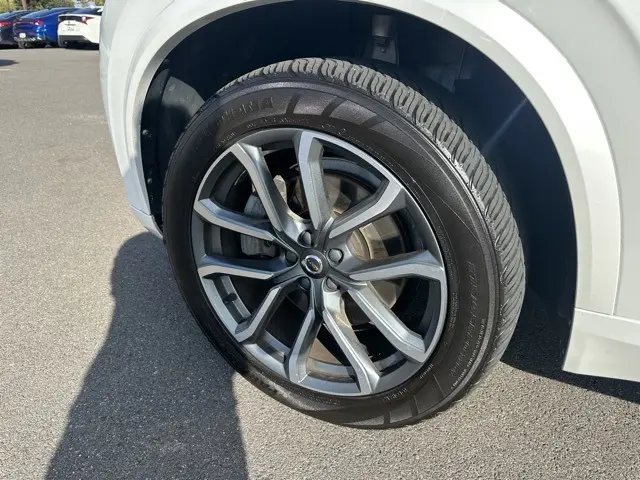 2018 Volvo XC90 T6 AWD Momentum photo 26
