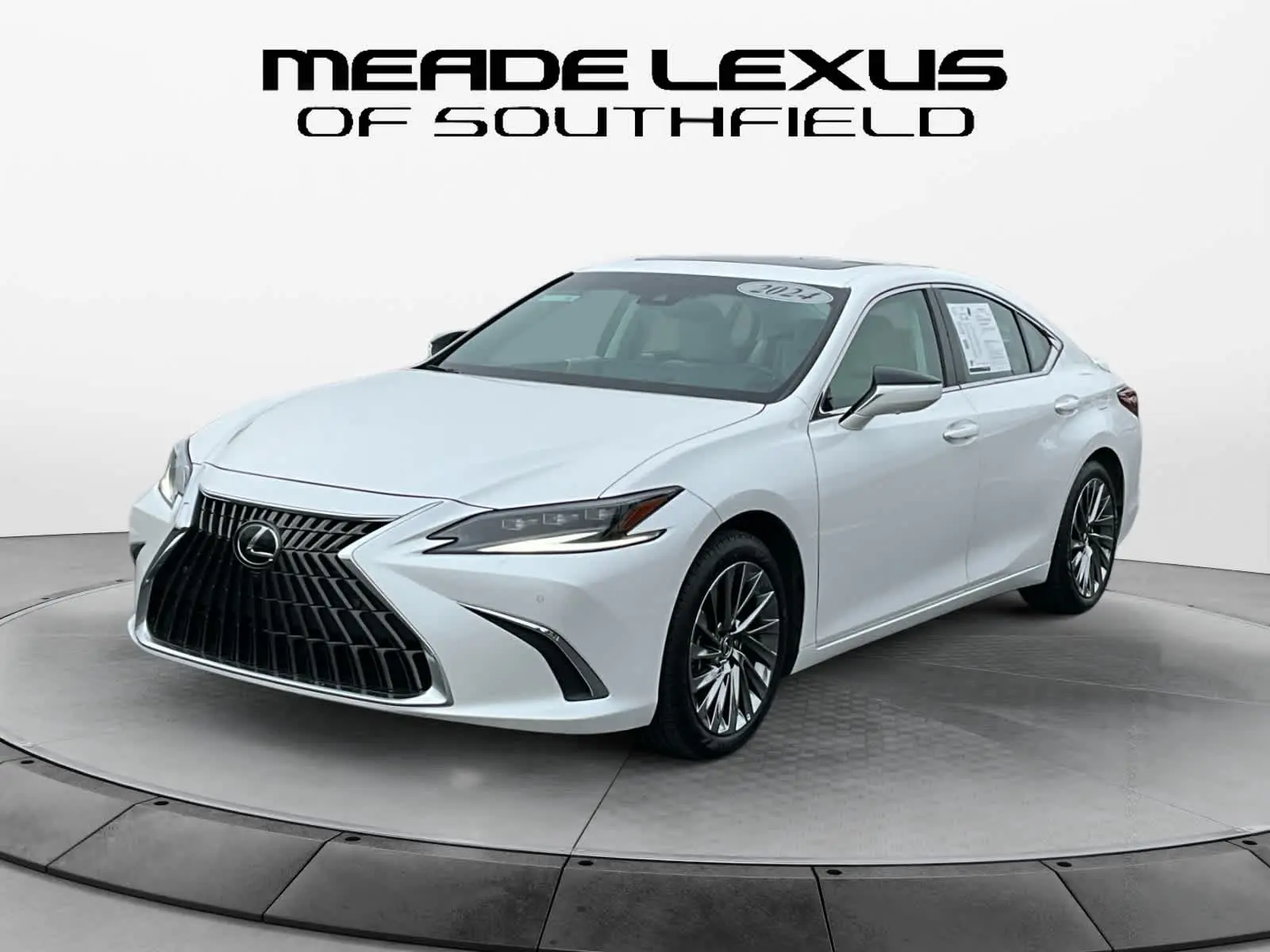 2024 Lexus ES Hybrid 300h Ultra Luxury's photo