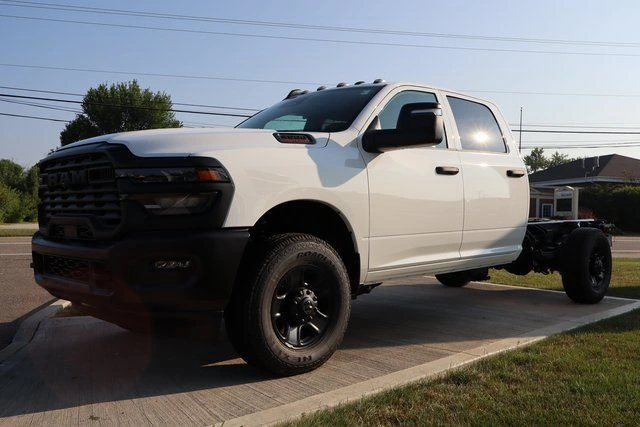 2025 RAM 3500 Chassis Tradesman - Photo 7