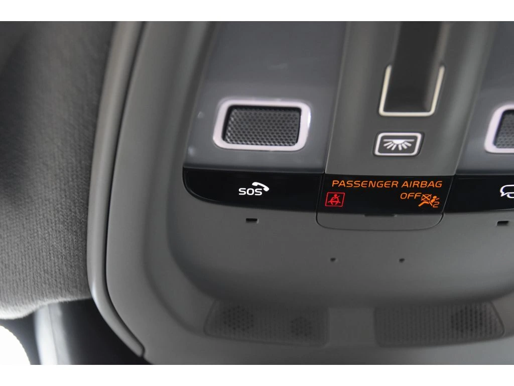 2026 Volvo - image 39