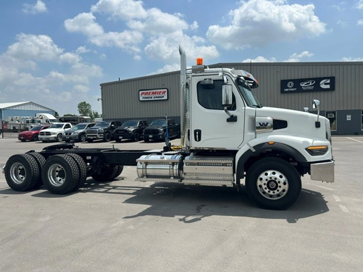 2027 Western Star 49X — photo 6