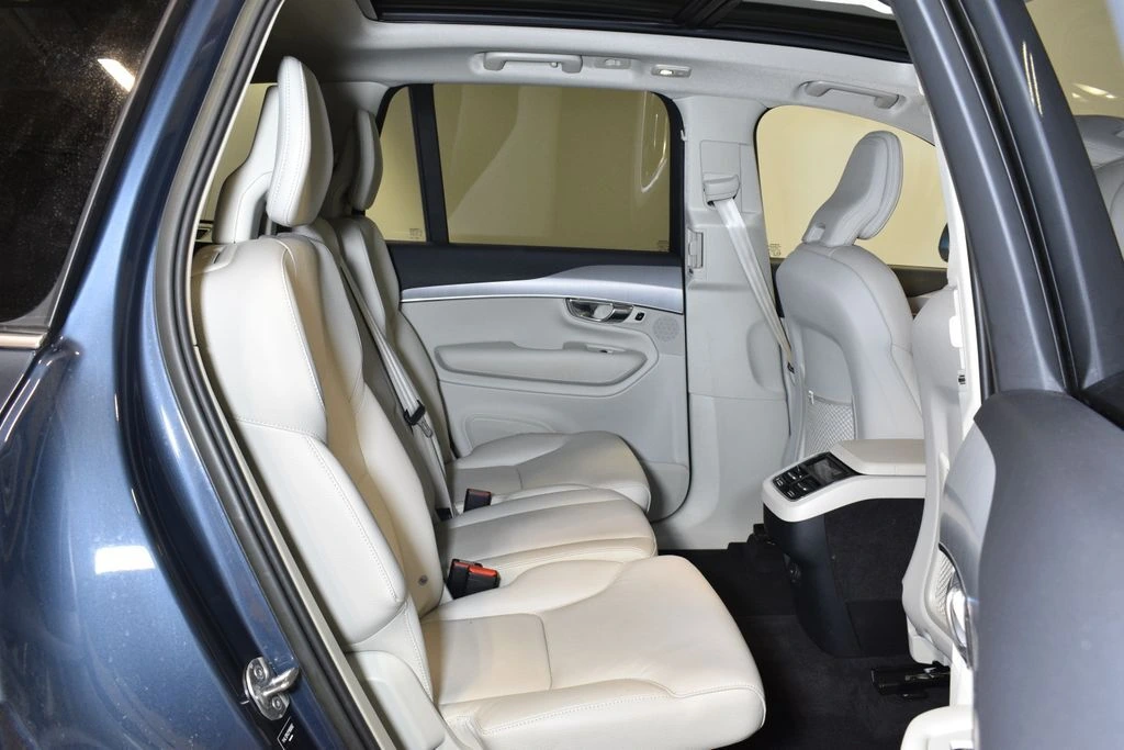2023 Volvo XC90 Core - Photo 28