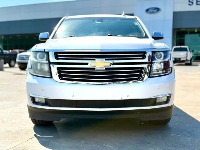 2017 Chevrolet Tahoe Premier photo 2