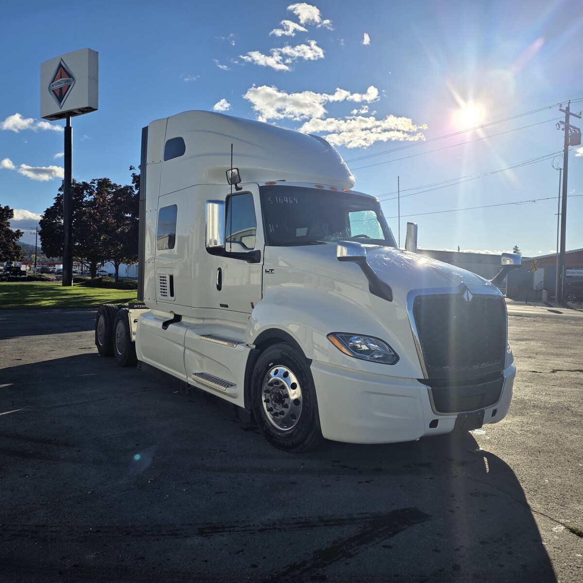 2027 International LT in Spokane, WA — photo 4