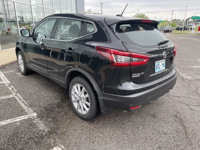 2022 Nissan Rogue Sport S photo 6