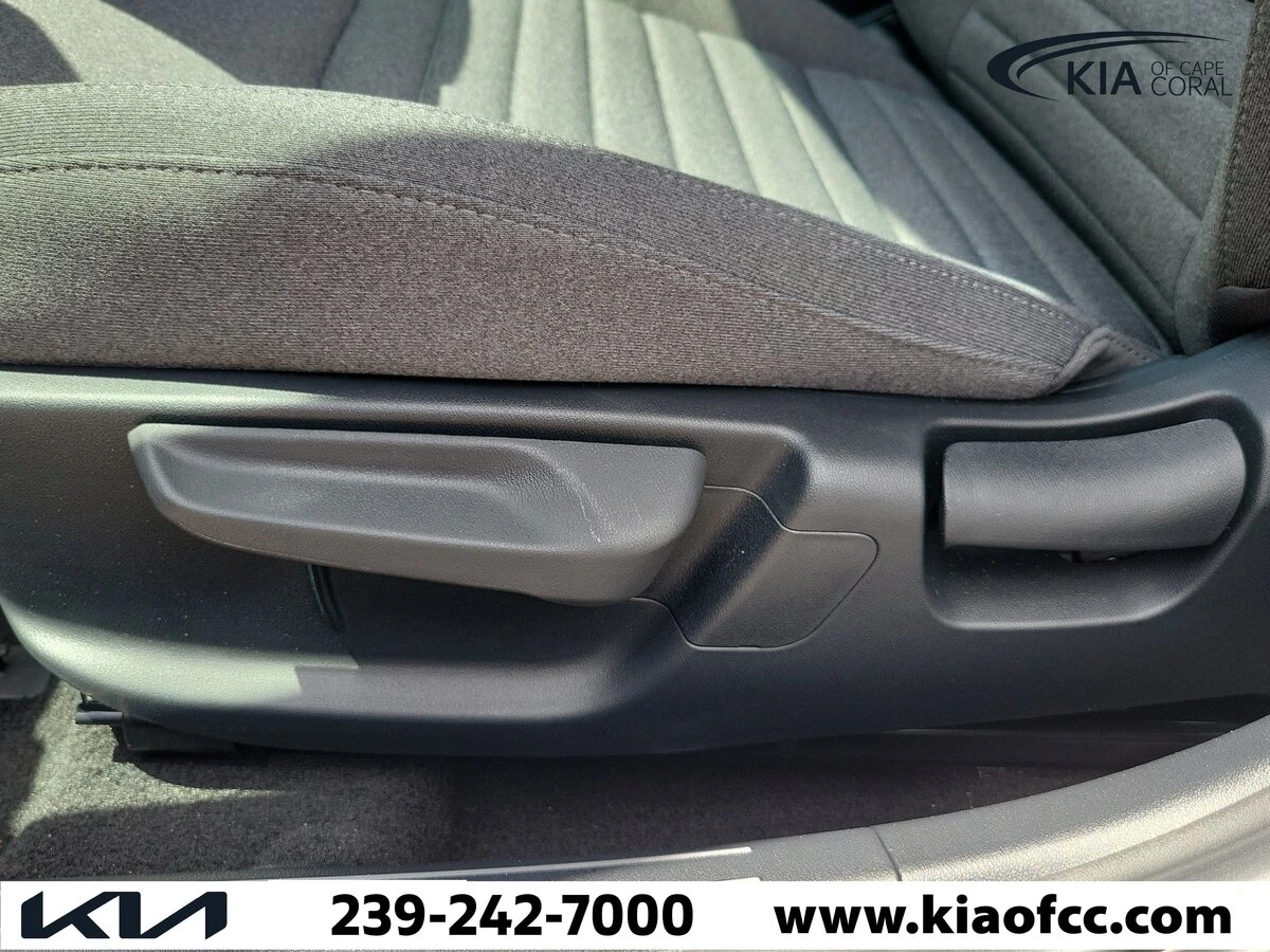 2025 Kia K4 EX - Photo 22