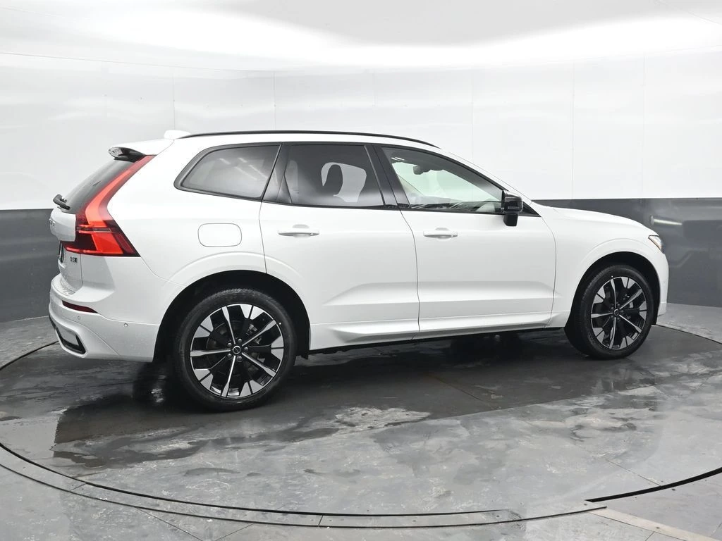 2026 Volvo - image 2