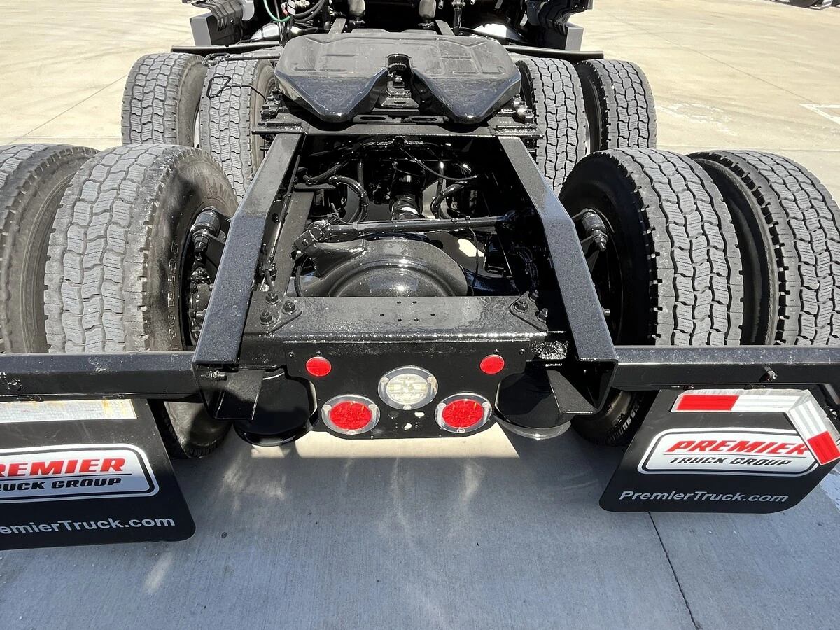 2022 Freightliner Cascadia - image 5