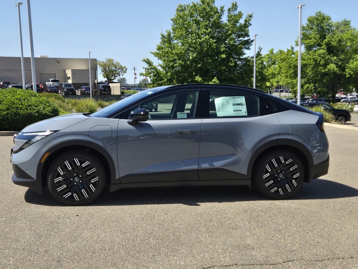 2026 Nissan LEAF Platinum+ - Photo 7