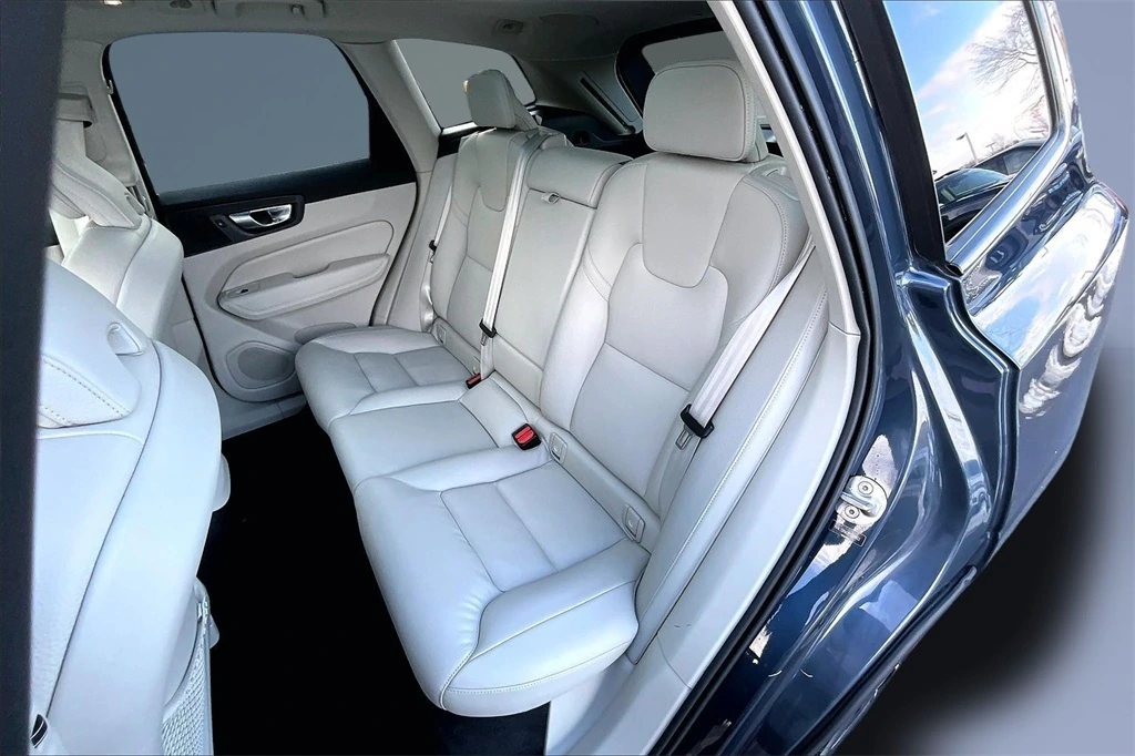 2023 Volvo - image 21