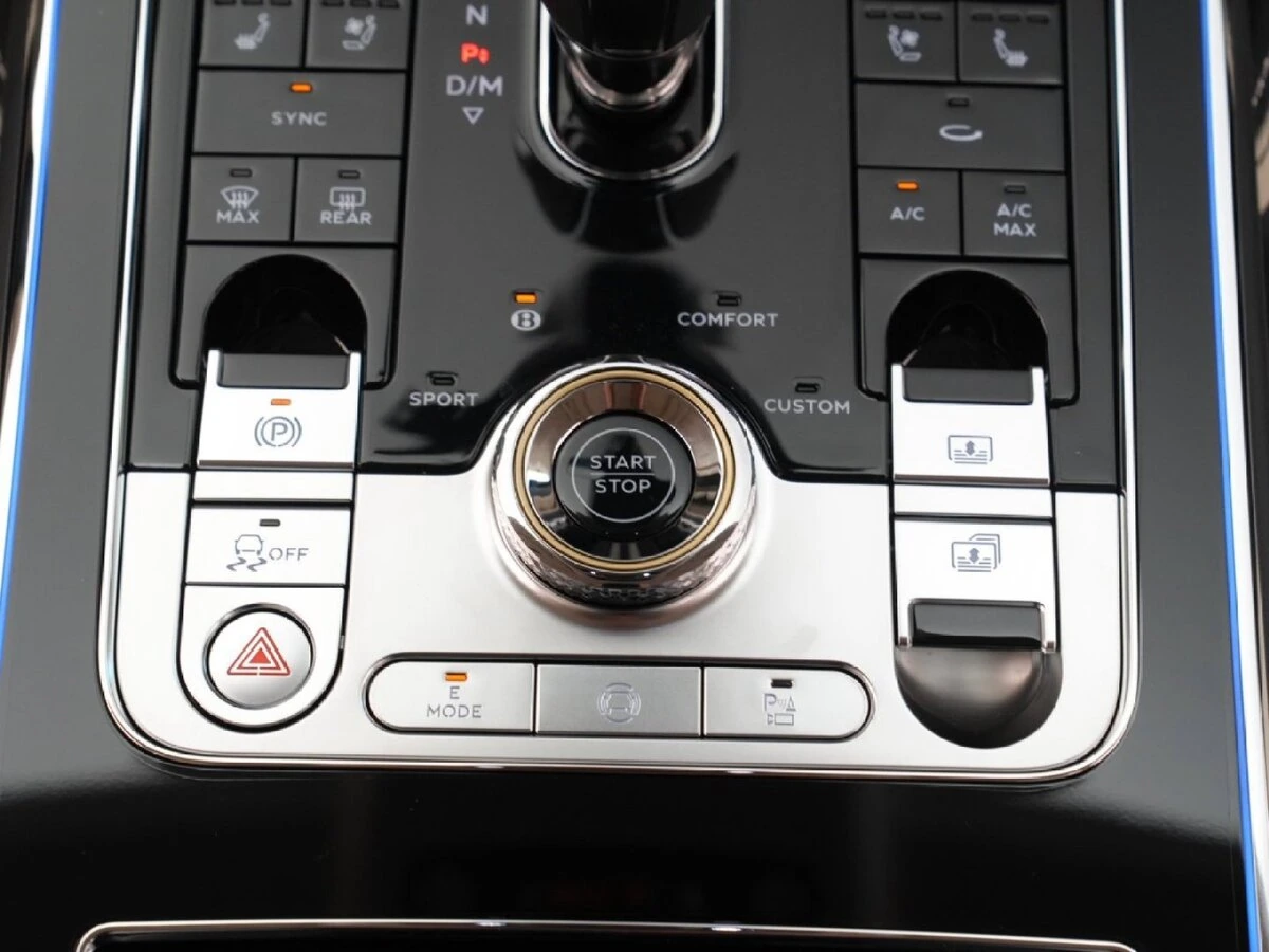 2026 Bentley Flying Spur Azure - Photo 36