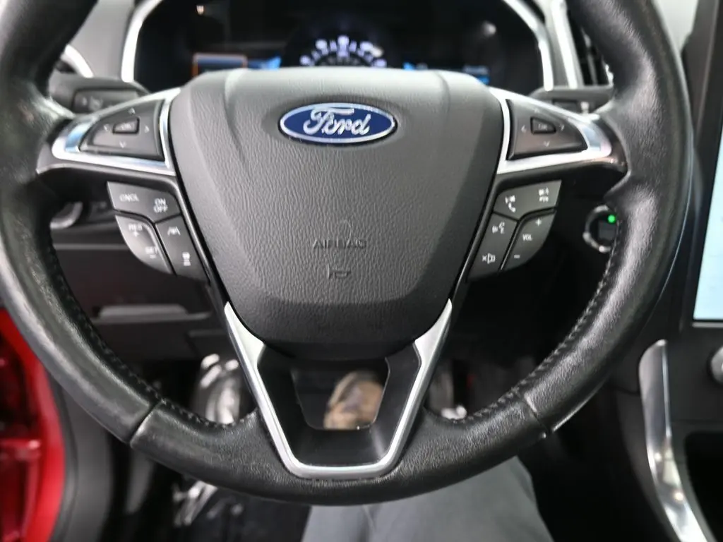 2021 Ford Edge Titanium photo 30