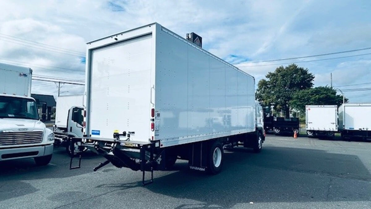 2025 Isuzu FVR - image 3