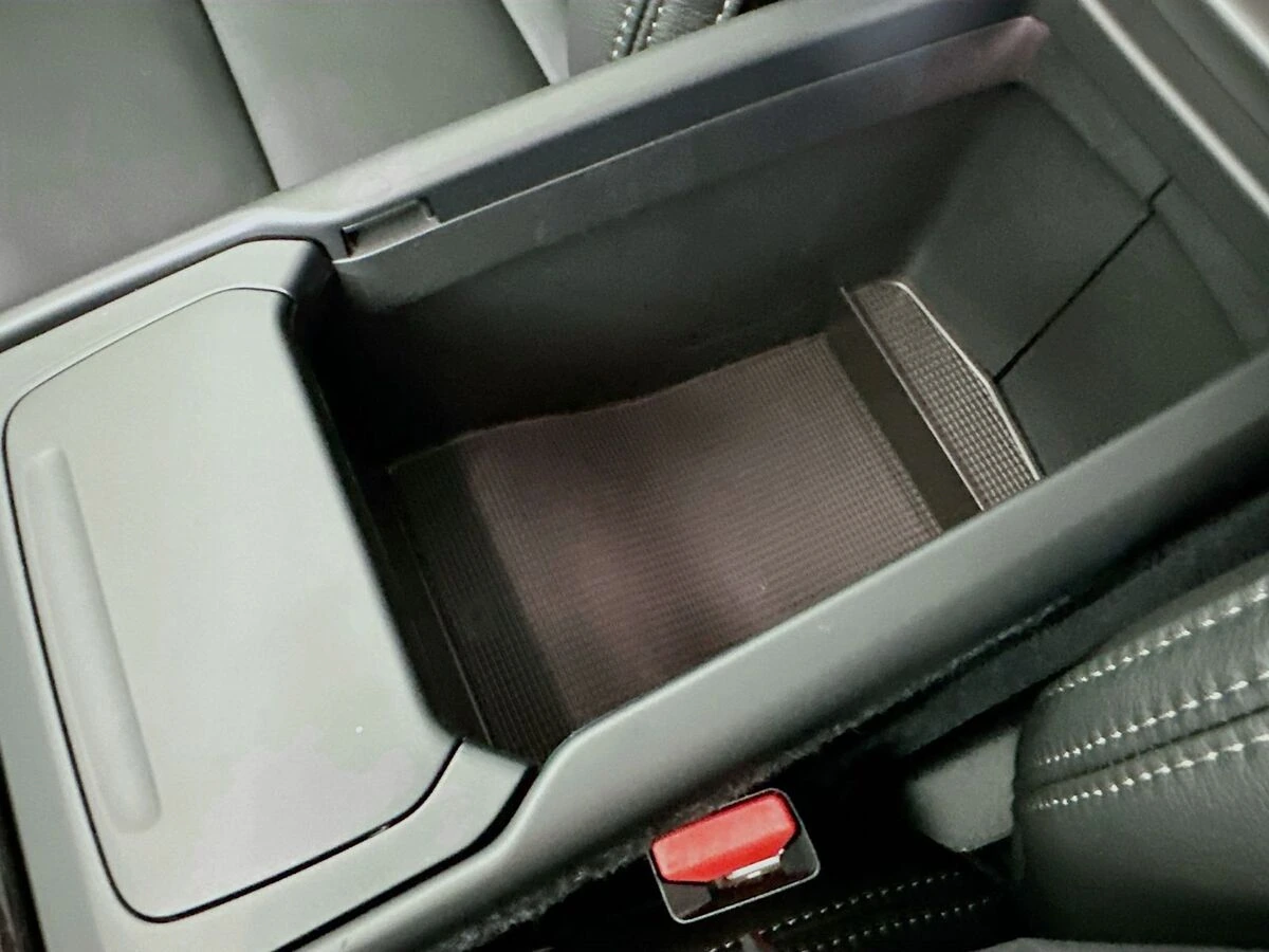 2026 Volvo XC40 Plus - Photo 30