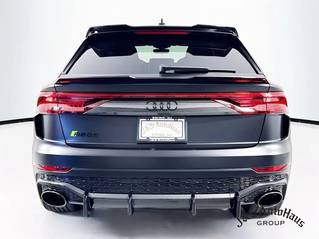 2023 Audi RS Q8 photo 4