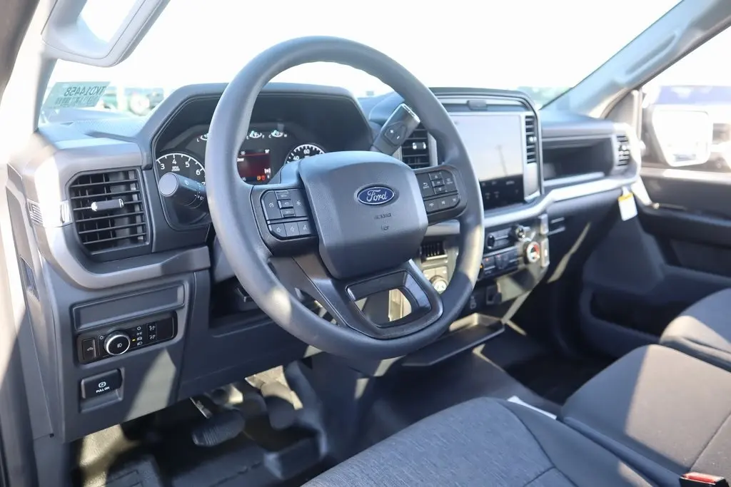 2026 Ford F-150 XL photo 2