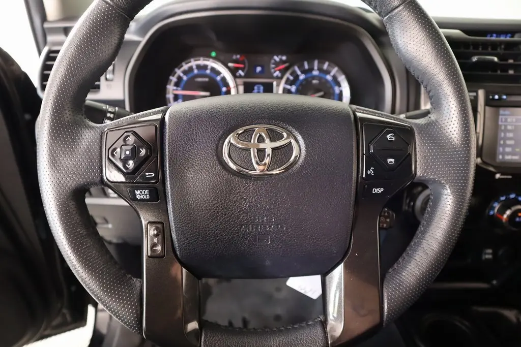 2019 Toyota 4Runner TRD Off-Road Premium photo 3