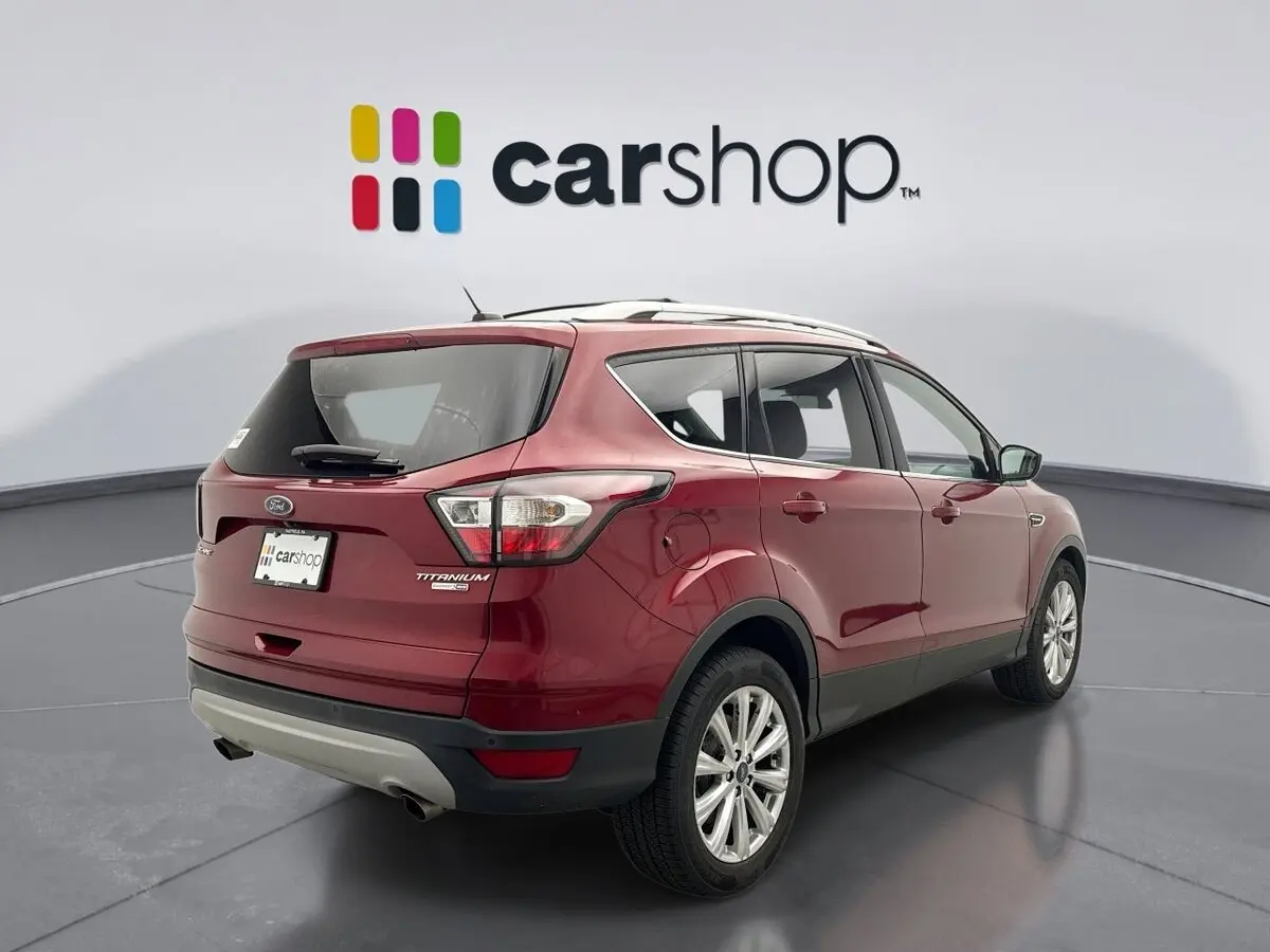 2017 Ford Escape Titanium photo 2
