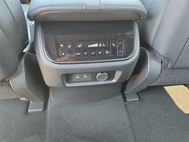 2026 Nissan Armada photo 18