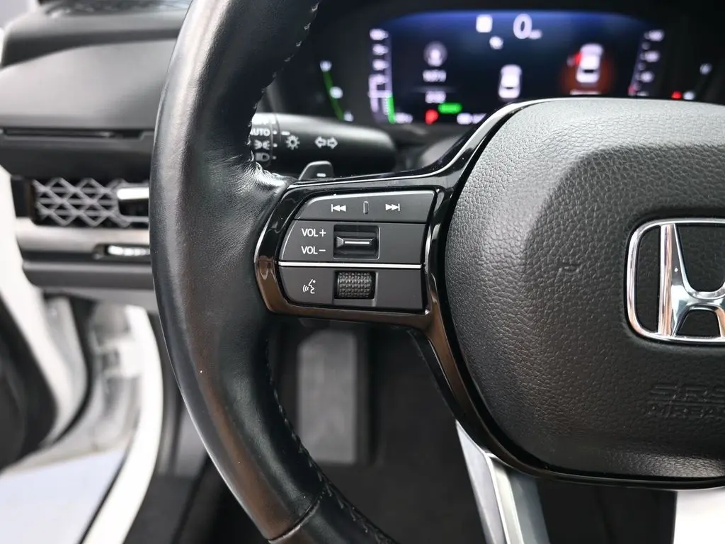 2023 Honda Accord Hybrid Touring photo 17