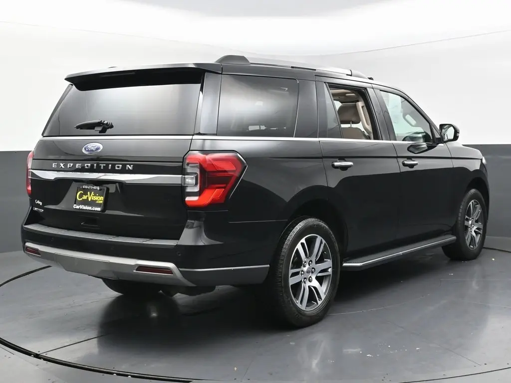 2023 Ford Expedition Limited photo 2