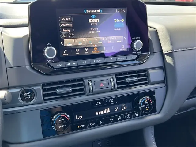 2025 Nissan Pathfinder S photo 16
