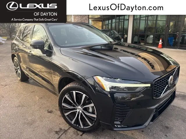 2024 Volvo XC60 Plus's photo