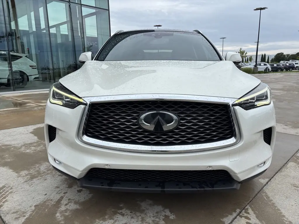 2019 Infiniti QX50 Essential AWD photo 7