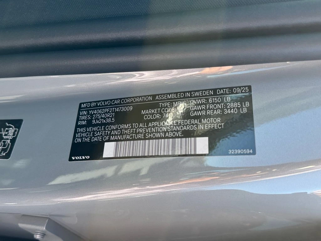 2026 Volvo - image 27