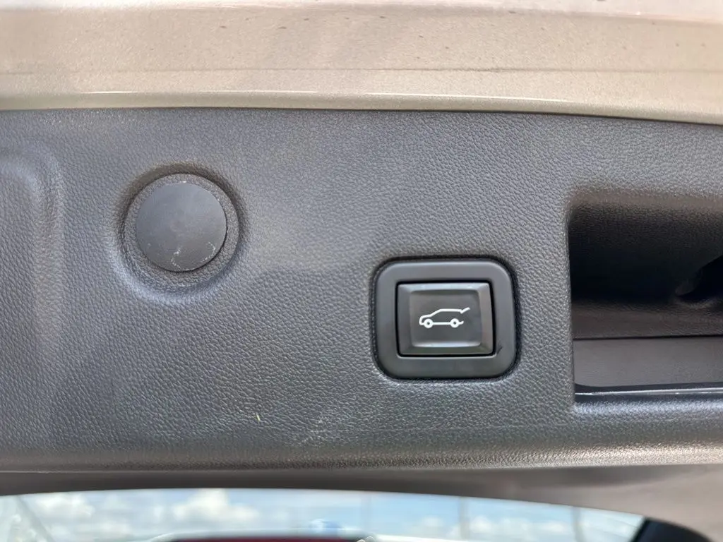 2020 Chevrolet Equinox LT photo 11