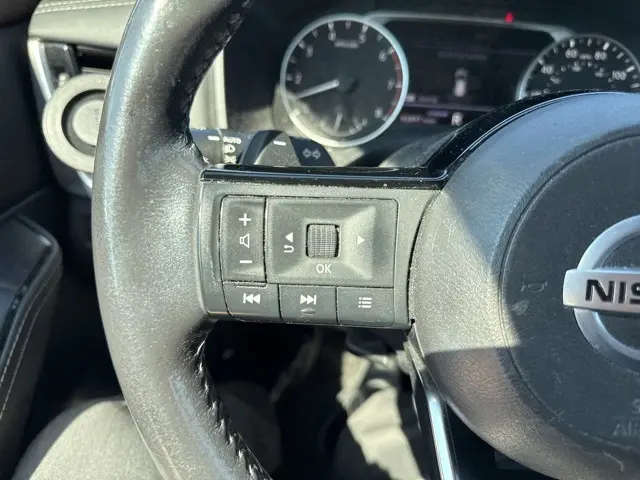2021 Nissan Rogue SV photo 13
