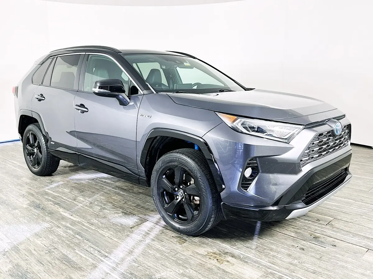2019 Toyota RAV4 XSE's photo