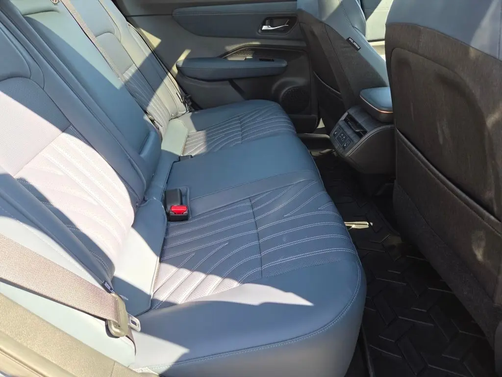 2023 Nissan ARIYA Platinum e-4ORCE photo 29
