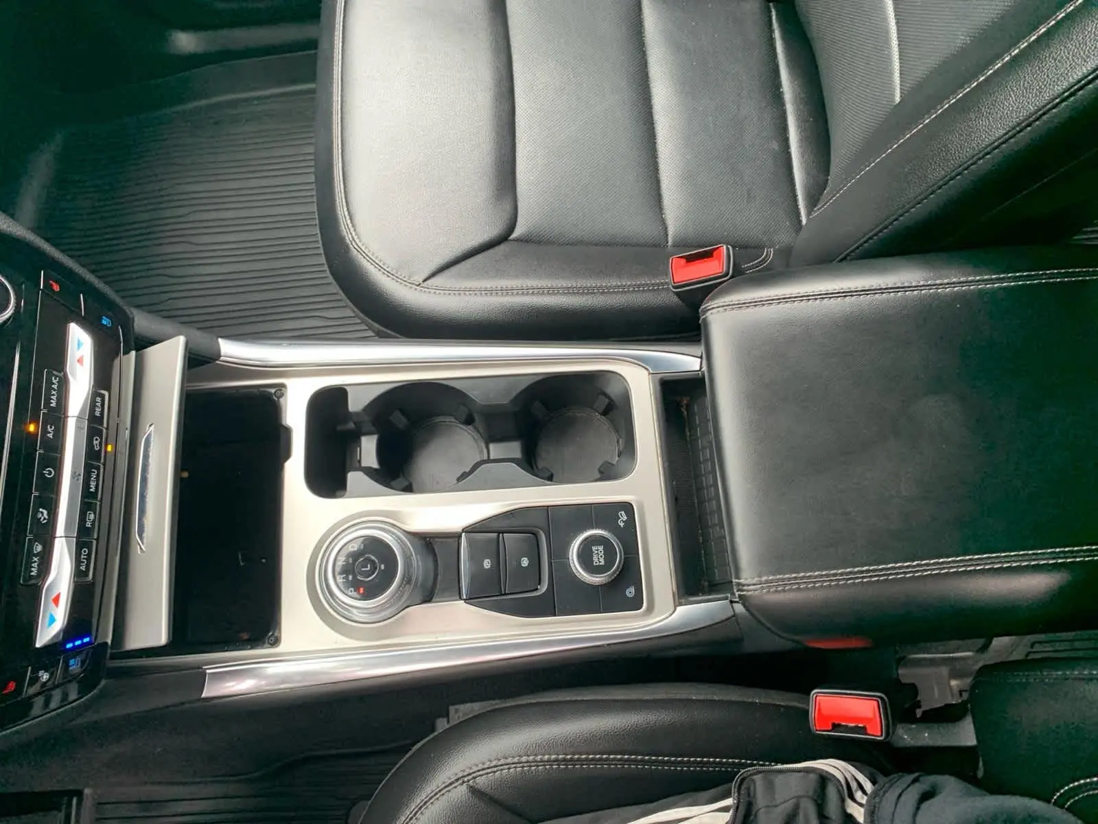 2022 Ford Explorer Limited photo 22